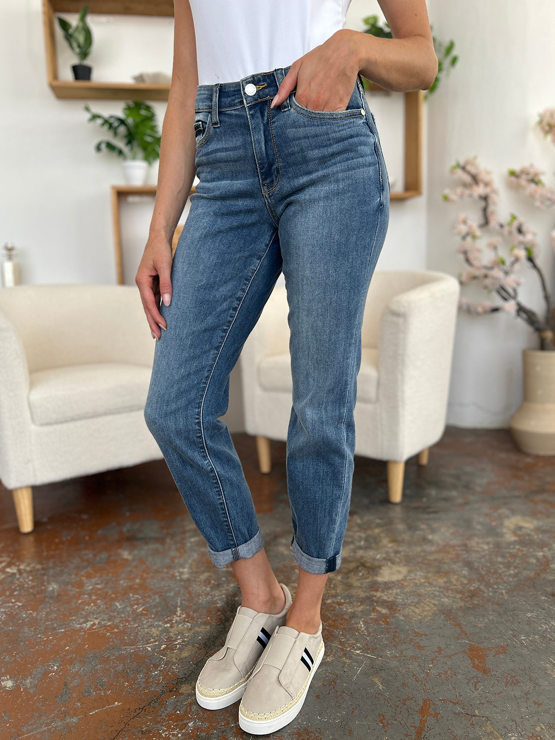 Judy Blue Bunny & Me Cuffed Straight Leg Jeans (0-24W)
