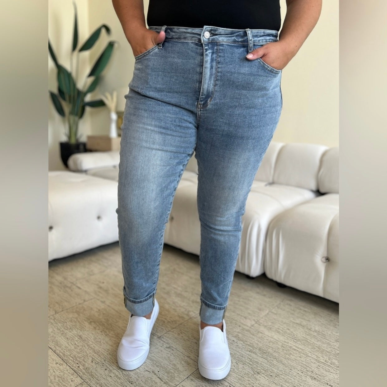 Judy Blue Santa Barbara Cuff Hem Skinny Jeans (0-24W)