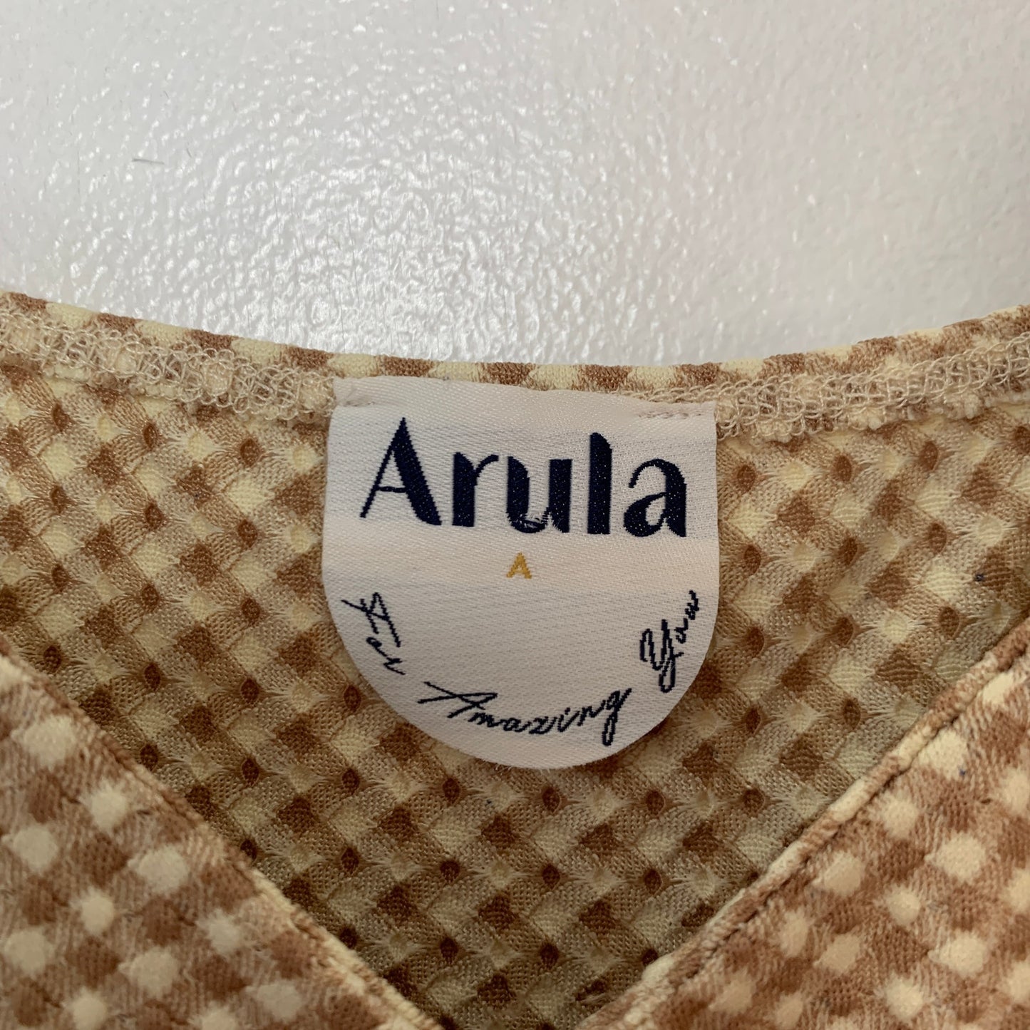 Arula tan gingham print long sleeve cropped top SZ 1X