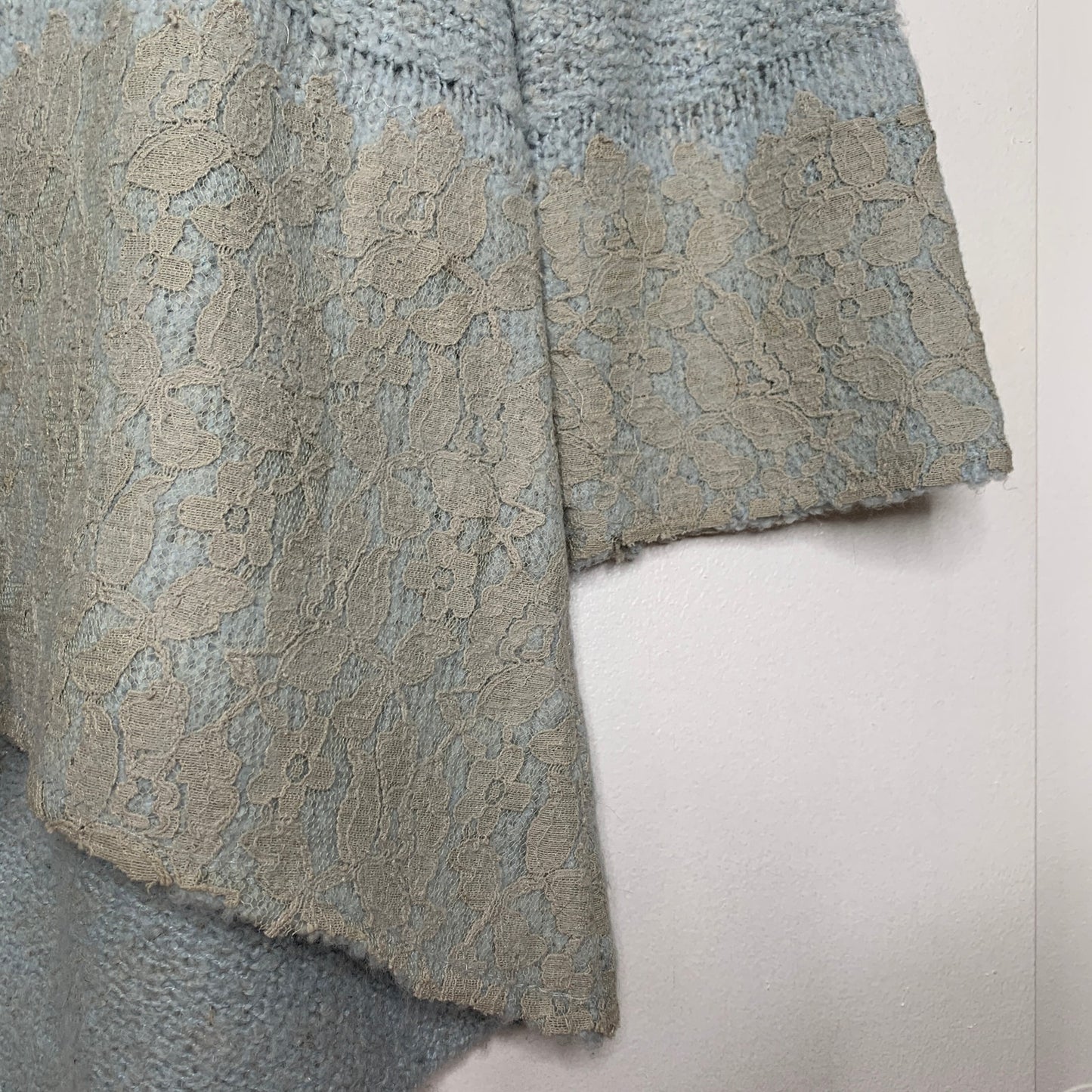 Anthropologie Knitted & Knotted chunky knit lace trim sweater SZ S