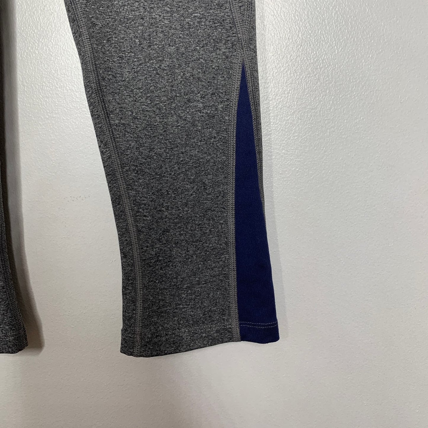 The North Face Pulse gray cropped capri active leggings SZ XS