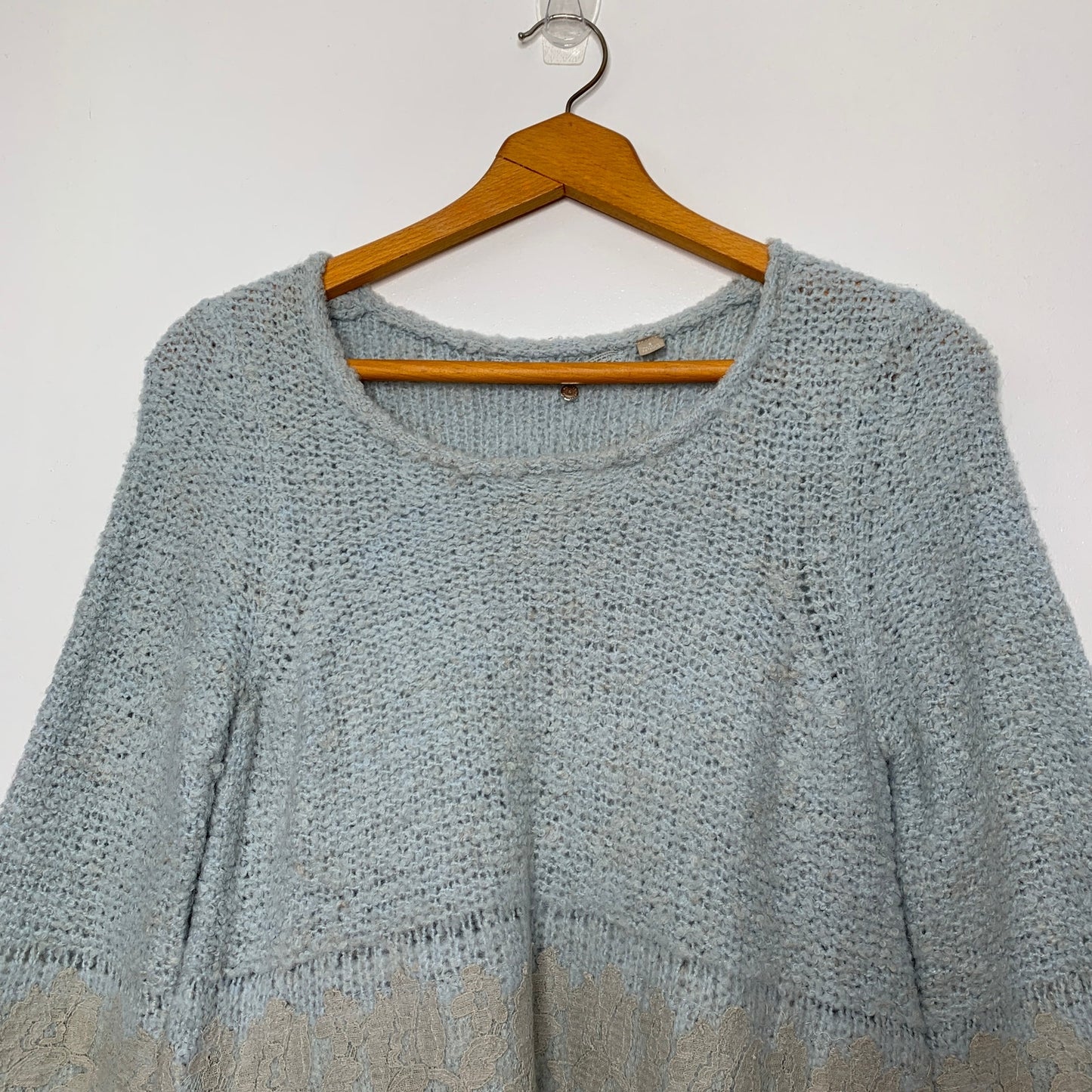 Anthropologie Knitted & Knotted chunky knit lace trim sweater SZ S