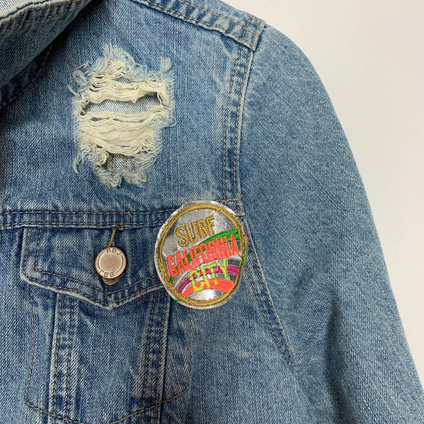 Boom Boom Jeans Y2K style distressed denim jean jacket SZ M