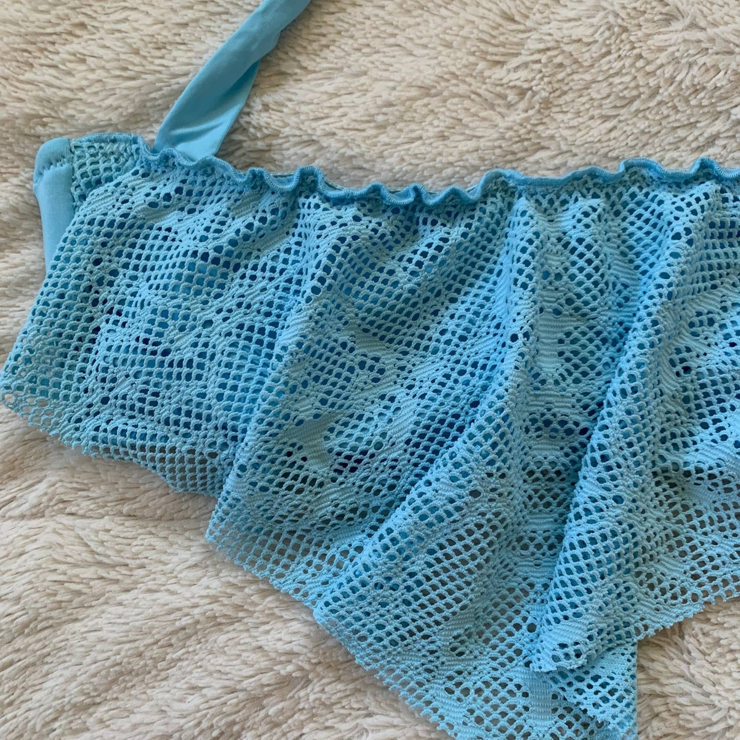 Mossimo blue crochet lace halter style bikini swim top SZ M