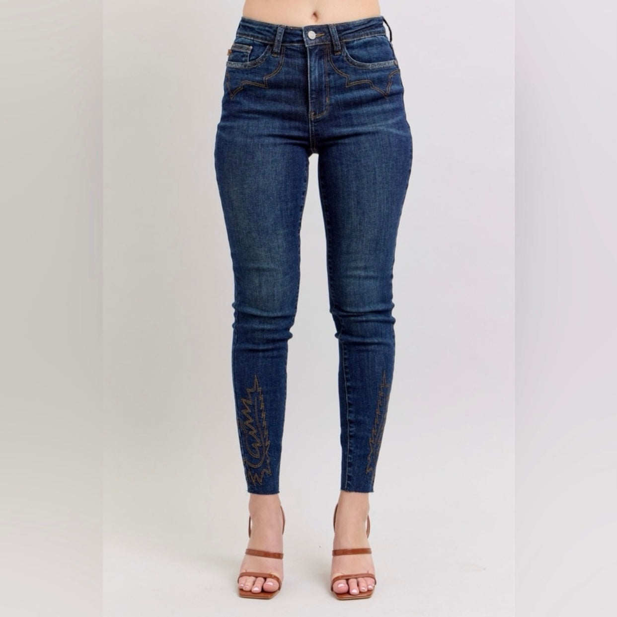 Judy Blue Wagon Wheel Embroidered High Rise Skinny Jeans (0-24W)