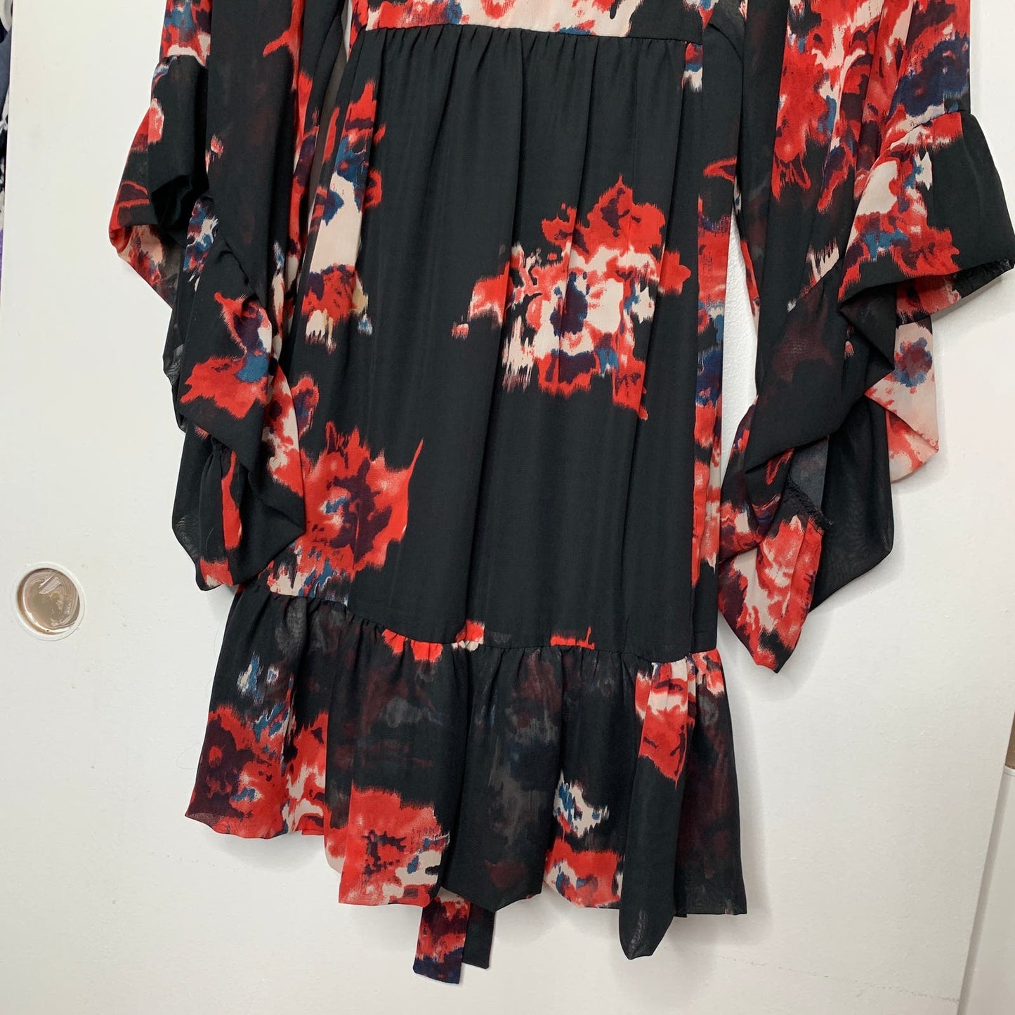 Black floral print flare sleeve ruffled dress SZ 6